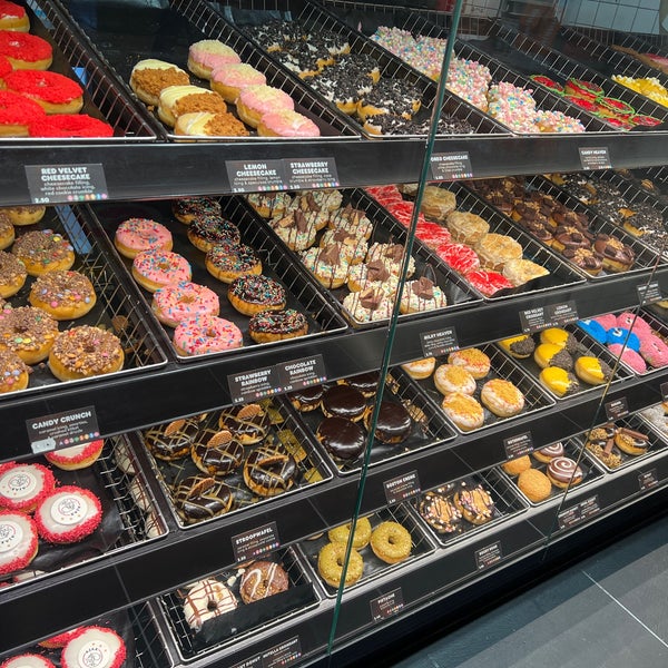 завъртане толерантност Високо Photos at Dunkin' Donuts - Donut Shop in Kuip