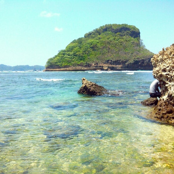 Pantai Gua Cina Malang Malang Jawa Timur