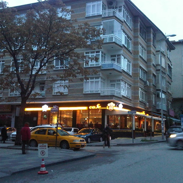 รูปภาพถ่ายที่ Aslı Börek โดย Aslı Börek เมื่อ 10/18/2013