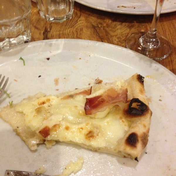 Real and taste Italian pizze