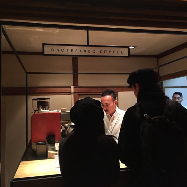 Photo taken at Omotesando Koffee by Y_Ysarabi I. on 12/30/2015