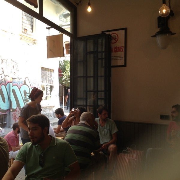 Sokak Kahvesi Şahkulu Istanbul, Taksim