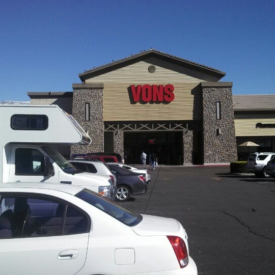VONS Grocery Store