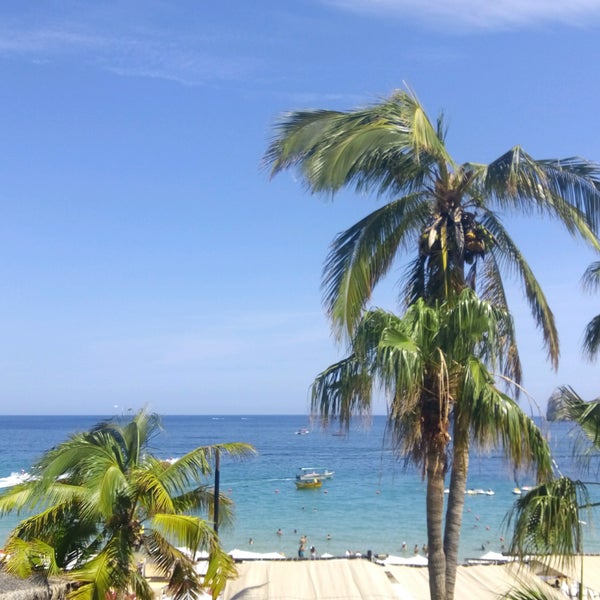Foto diambil di Cabo Villas Beach Resort &amp; Spa oleh Stephy E. pada 9/16/2016