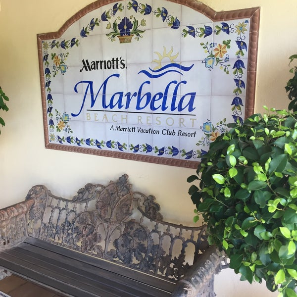 Foto diambil di Marriott&#39;s Marbella Beach Resort oleh Robert S. pada 8/4/2017