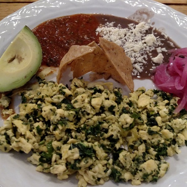Huevos con chaya Un desayuno ligero... Naaa, pero vale la pena delicias mayas en Tenochtitlan