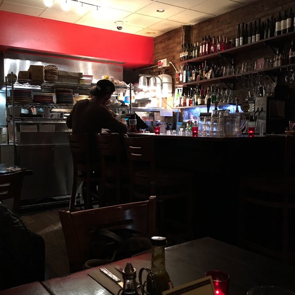1/18/2016にJames K.がUtopia Cafe &amp; Grillで撮った写真