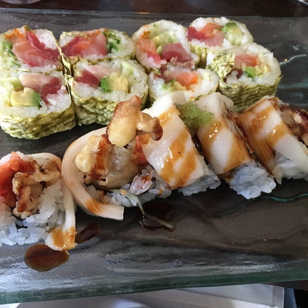 Снимок сделан в Sushi Mike&#39;s пользователем Jesse L. 6/24/2016