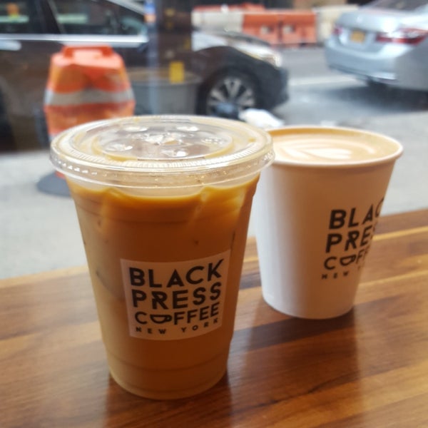 รูปภาพถ่ายที่ Black Press Coffee โดย Grace S. เมื่อ 1/20/2018
