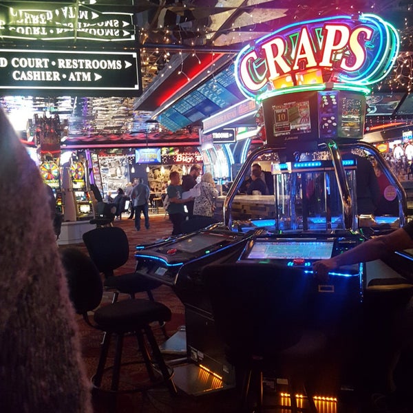 Снимок сделан в Casino Royale &amp; Hotel, Best Western Plus пользователем Grace S. 12/11/2017