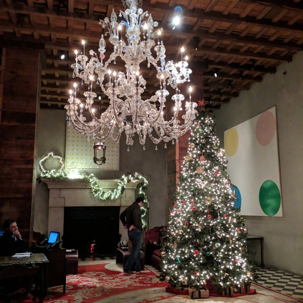 Снимок сделан в Gramercy Park Hotel пользователем Grace S. 12/16/2018