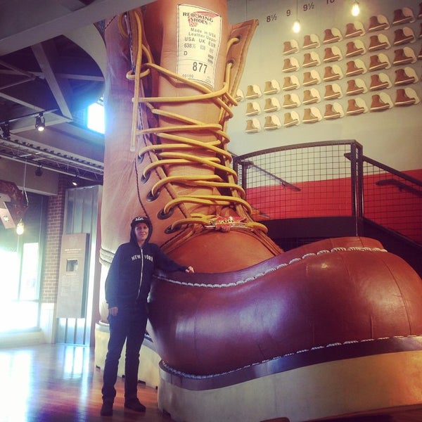 Red wing deals shoes headquarters