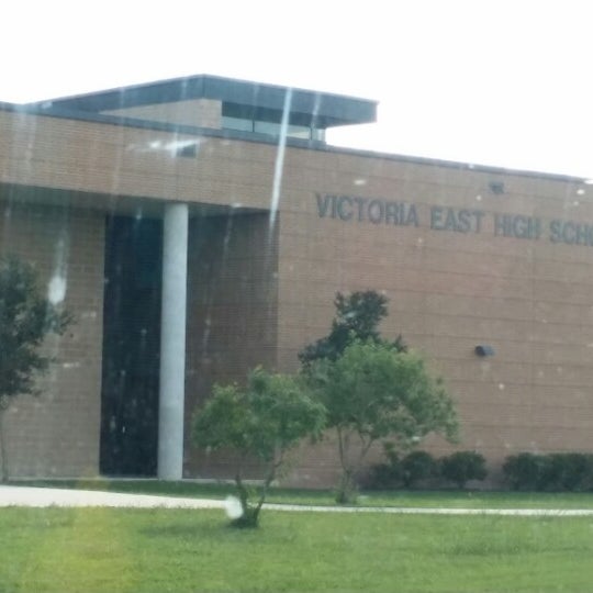 Victoria East High School Colegio secundario en Victoria Victoria East High School Colegio secundario en Victoria