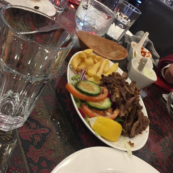 Foto tirada no(a) Kilikya Turkish Cuisine por Hülücan 👉 em 2/10/2017