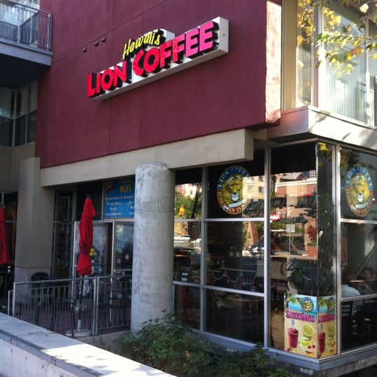 Foto tomada en Lani Coffee  por Nick G. el 12/8/2012