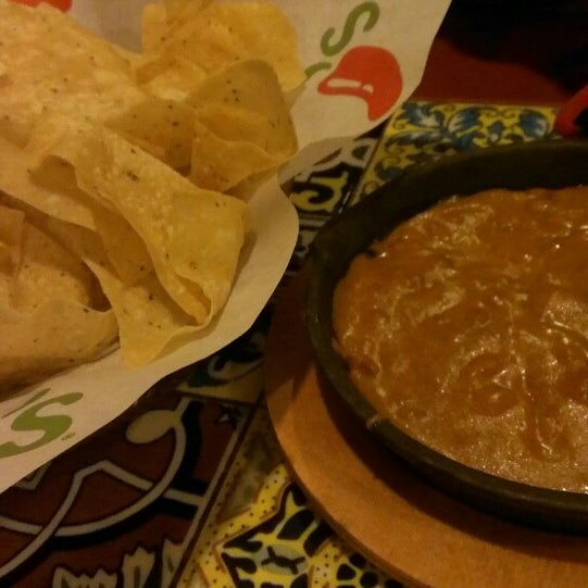Don't miss to subscribe via email and get the free chips and queso!