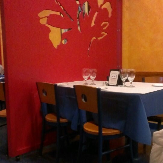 Photo taken at Rasoi Restaurant by Alice W. on 11/30/2013
