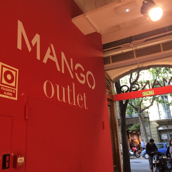 Así llamado regalo Efectivamente Mango Outlet - La Dreta de l'Eixample - Barcelona, Cataluña