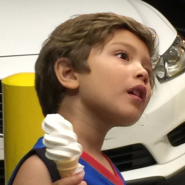 Foto tomada en Curly&#39;s Ice Cream &amp; Frozen Yogurt  por Paul C. el 7/25/2015