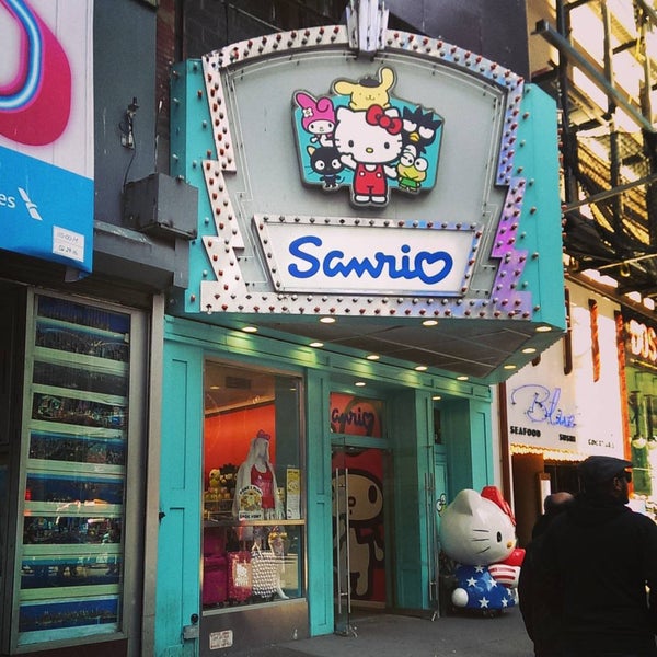 Hello Kitty!, Sanrio store Times Sq, NYC, Jennifer