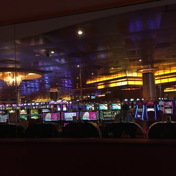 รูปภาพถ่ายที่ Lumiere Place Casino &amp; Hotel โดย William K. เมื่อ 12/4/2016