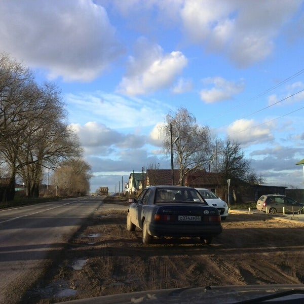 самый старый автобус. кладбище автобусов в москве. свалка старых автобусов. старый дворик. старинные улочки самары.