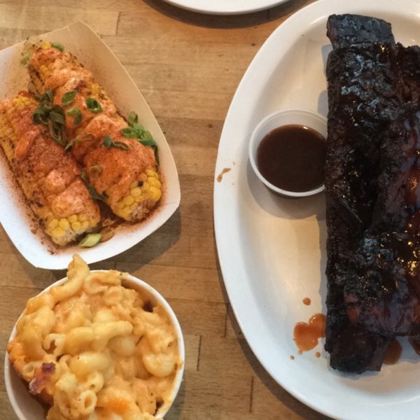 Quick and amazing service. Beef short rib , Mac and cheese and the corn A+