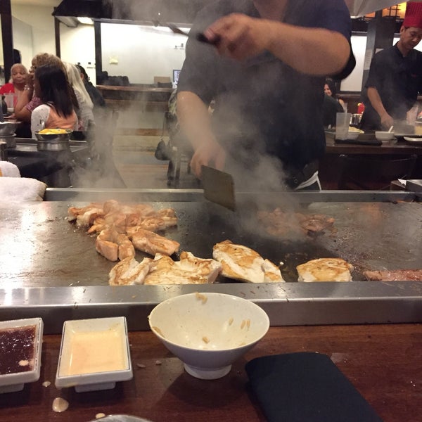 Photo prise au Osaka Japanese Steakhouse &amp; Sushi Bar par Eemeli S. le8/14/2016
