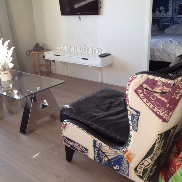 รูปภาพถ่ายที่ Amsterdam ID Aparthotel โดย 𝕸𝖆𝖑𝖎𝖓𝖆 💜 เมื่อ 1/5/2014