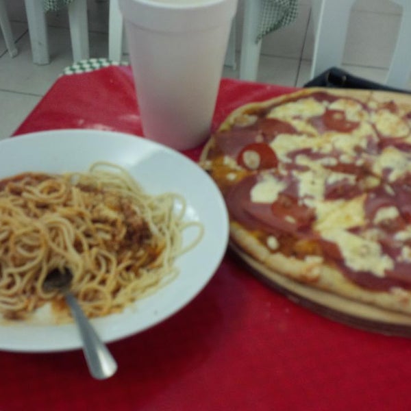 Pizza Capriccio, Espaguetti Bolognesa delicias para el paladar!!!!
