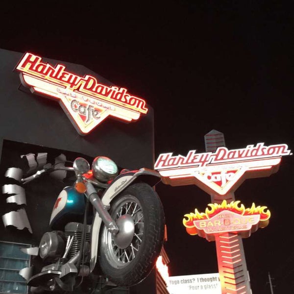 รูปภาพถ่ายที่ Harley-Davidson Cafe โดย Hakan G. เมื่อ 8/29/2016