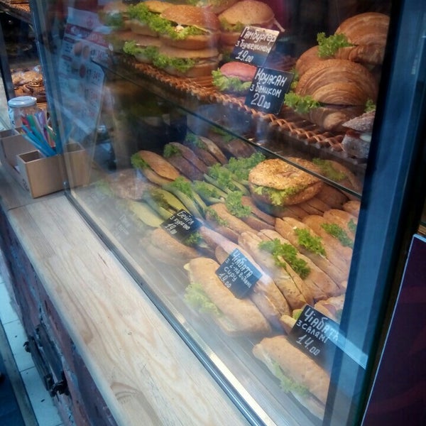 Лев пекарен. Лев пекарен. Лев пекарен. Макдоналдс в мексике. Кофейня lion.