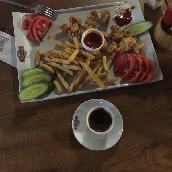 Foto diambil di Hisarönü Cafe oleh Çiğdem A. pada 8/3/2015