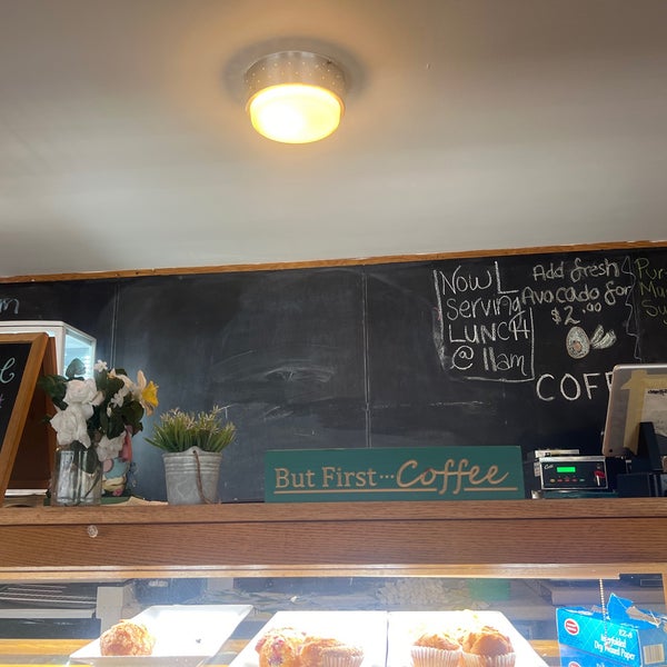 Nonies Restaurant & Bakery American Restaurant in Peterborough