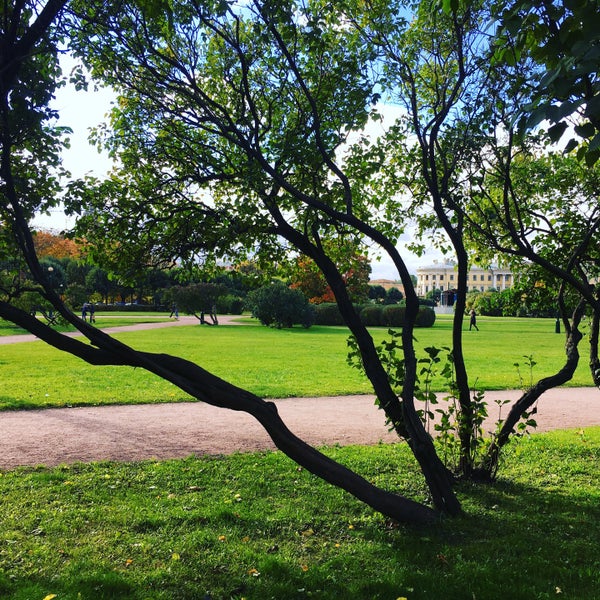 Пансионат марсово поле город оренбург. Марсово поле оренбург. Аптекарский переулок санкт-петербург. Марсово поле 3. Михайловский замок марсово поле.