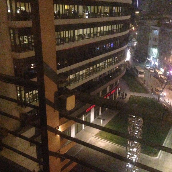 Foto tomada en Martı Istanbul Hotel  por Esra A. el 12/24/2015