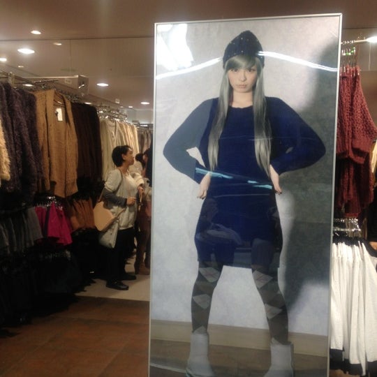 Photos At Gu 川崎区 4 Tips
