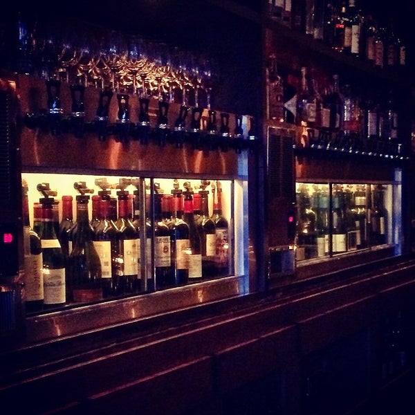 4/3/2015にMatt G.がSonoma Restaurant and Wine Barで撮った写真