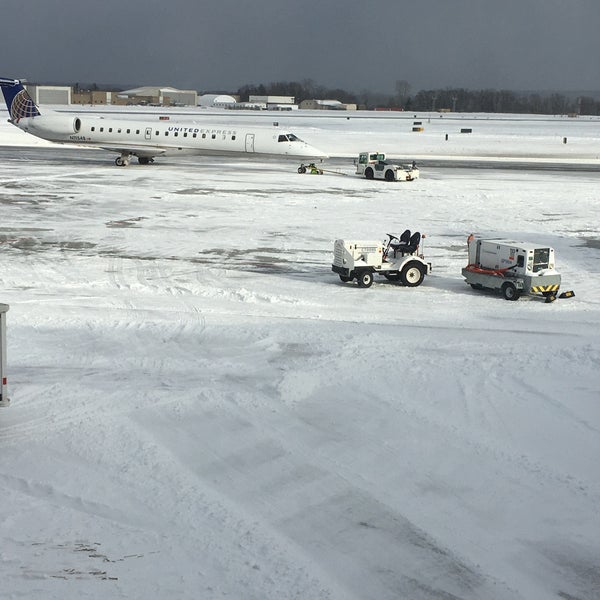 Foto scattata a Burlington International Airport (BTV) da Drew il 1/13/2018