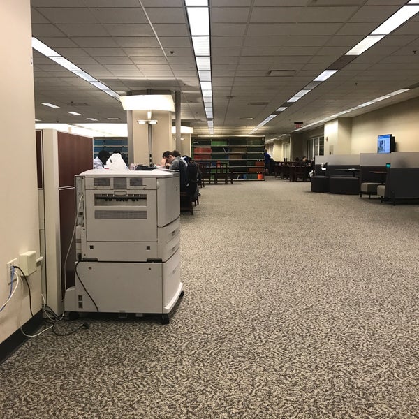 1/30/2018にFATIMAがJames E. Walker Library (LIB)で撮った写真