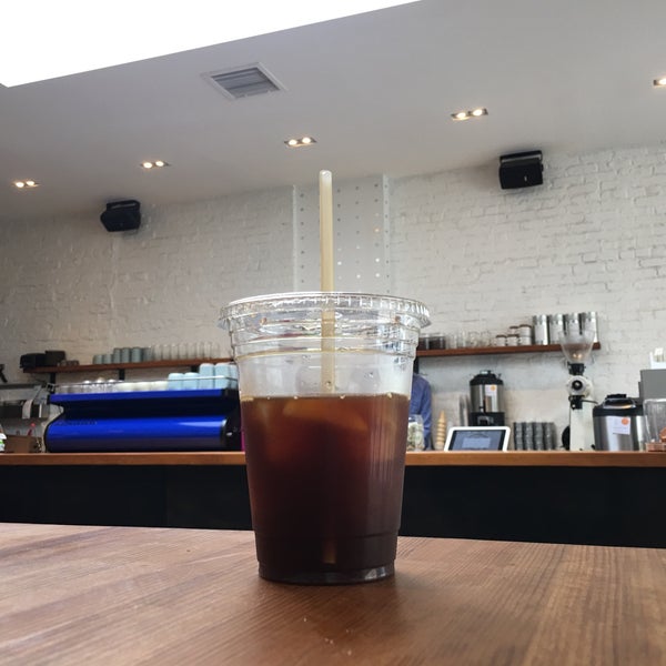 Some of the best coffee in Bushwick. More OG than that chain Blue Bottle. Public cuppings and vibe is full of hipster over the top goodness. Electric pastels, white painted brick and black bean drips.