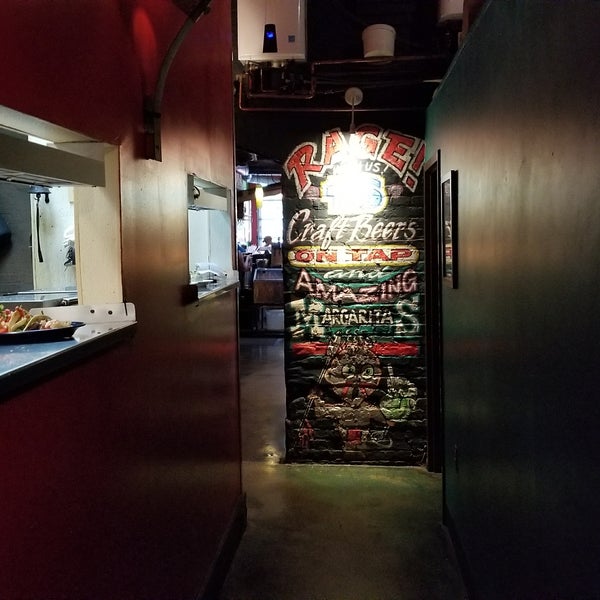 7/30/2017에 Juan M.님이 Raging Burrito &amp; Taco에서 찍은 사진