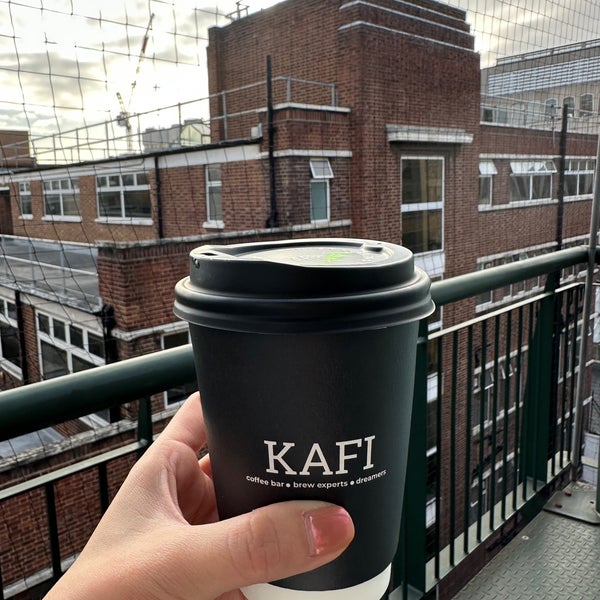 Foto tirada no(a) Kafi Cafe por Tangeemo em 12/9/2022