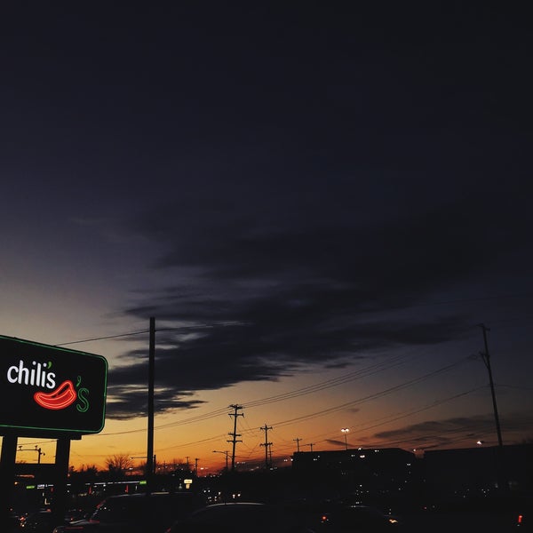 Photo taken at Chili&#39;s Grill &amp; Bar by Jordan O. on 12/29/2014