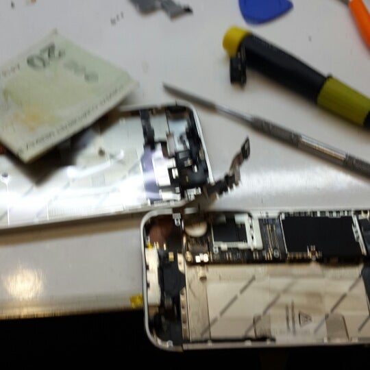 1/25/2014 tarihinde iPhone Acil Servisziyaretçi tarafından iPhone Acil Servis'de çekilen fotoğraf