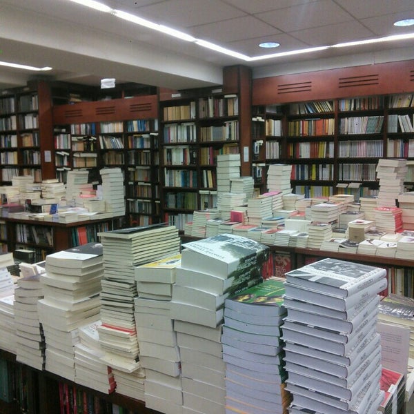 1/20/2016 tarihinde Argyris I.ziyaretçi tarafından Politeia Bookstore'de çekilen fotoğraf