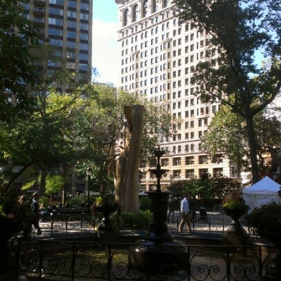Foto tirada no(a) Madison Square Park Conservancy por lora L. em 10/16/2012