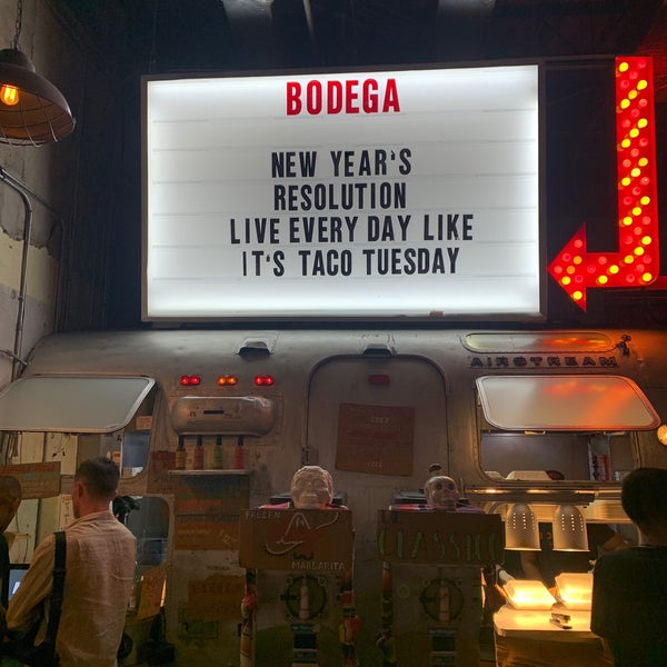 Foto tirada no(a) Bodega Taqueria y Tequila por linley a. em 12/28/2021