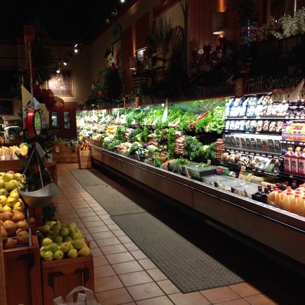 รูปภาพถ่ายที่ The Fresh Market โดย linley a. เมื่อ 12/20/2013