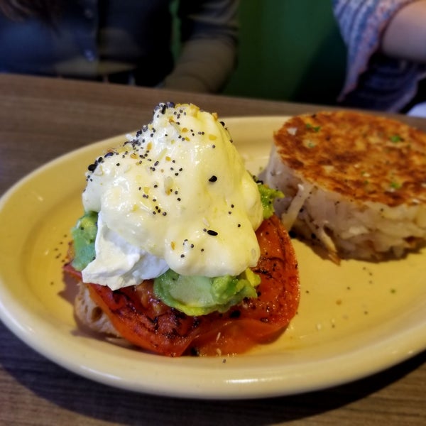 Photo taken at Snooze, an A.M. Eatery by Kevan K. on 11/20/2018